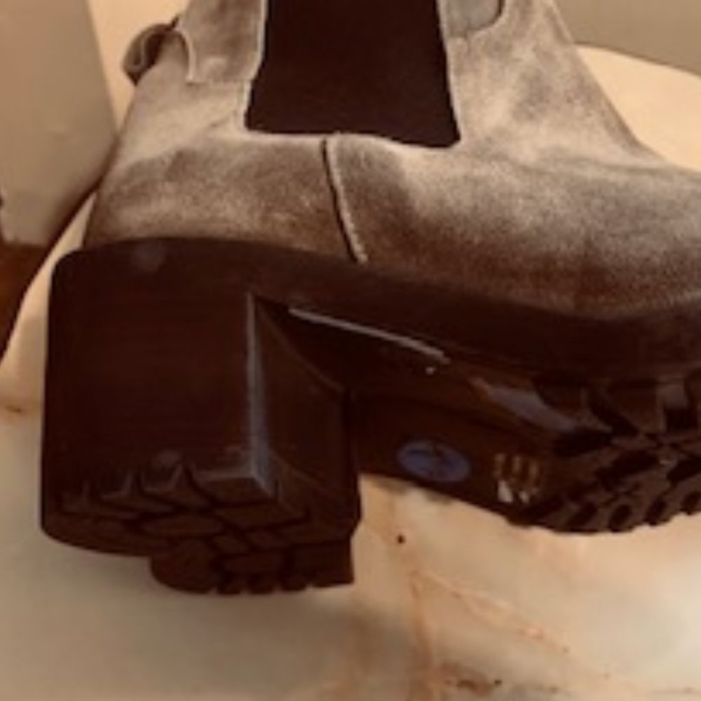 Emanuele Castro Taupe Chelsea Leather Boots - Picture 3 of 10